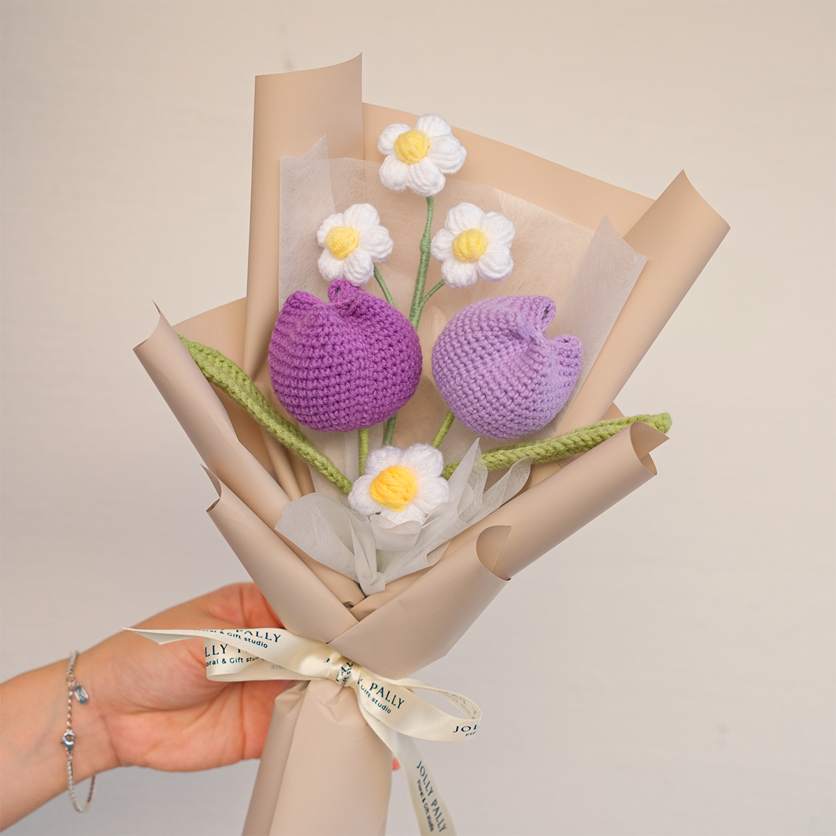 crochet flower bouquet chubby tulips in purple with daisy