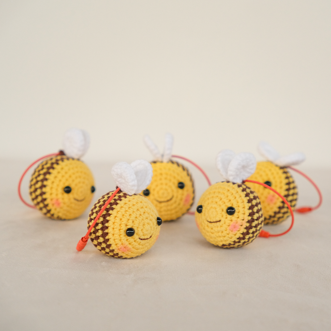 Crochet Bee Keychain - Mini Buzz