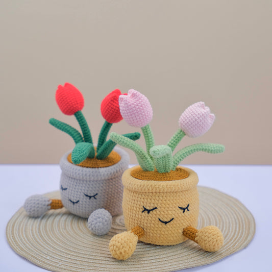 Smiley Chubby Tulip Pot - Crochet Jellycat Inspired