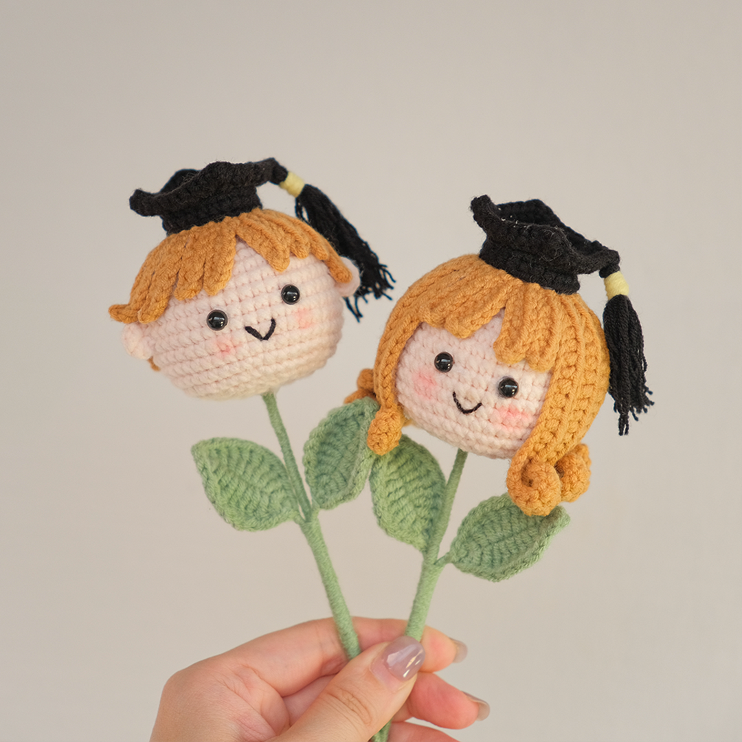 Mini Grad Bloom - Crochet Sunflower Bouquet with Graduation Doll