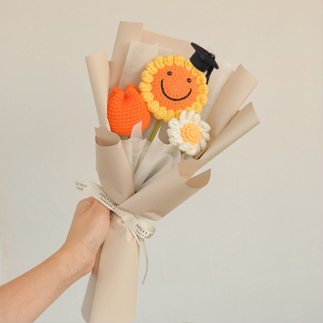 Crochet Sunflower with Graduation Hat Bouquet