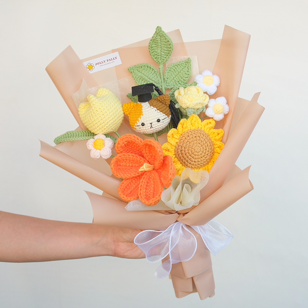 Graduation Crochet Cat Flower Bouquet with graduation hat