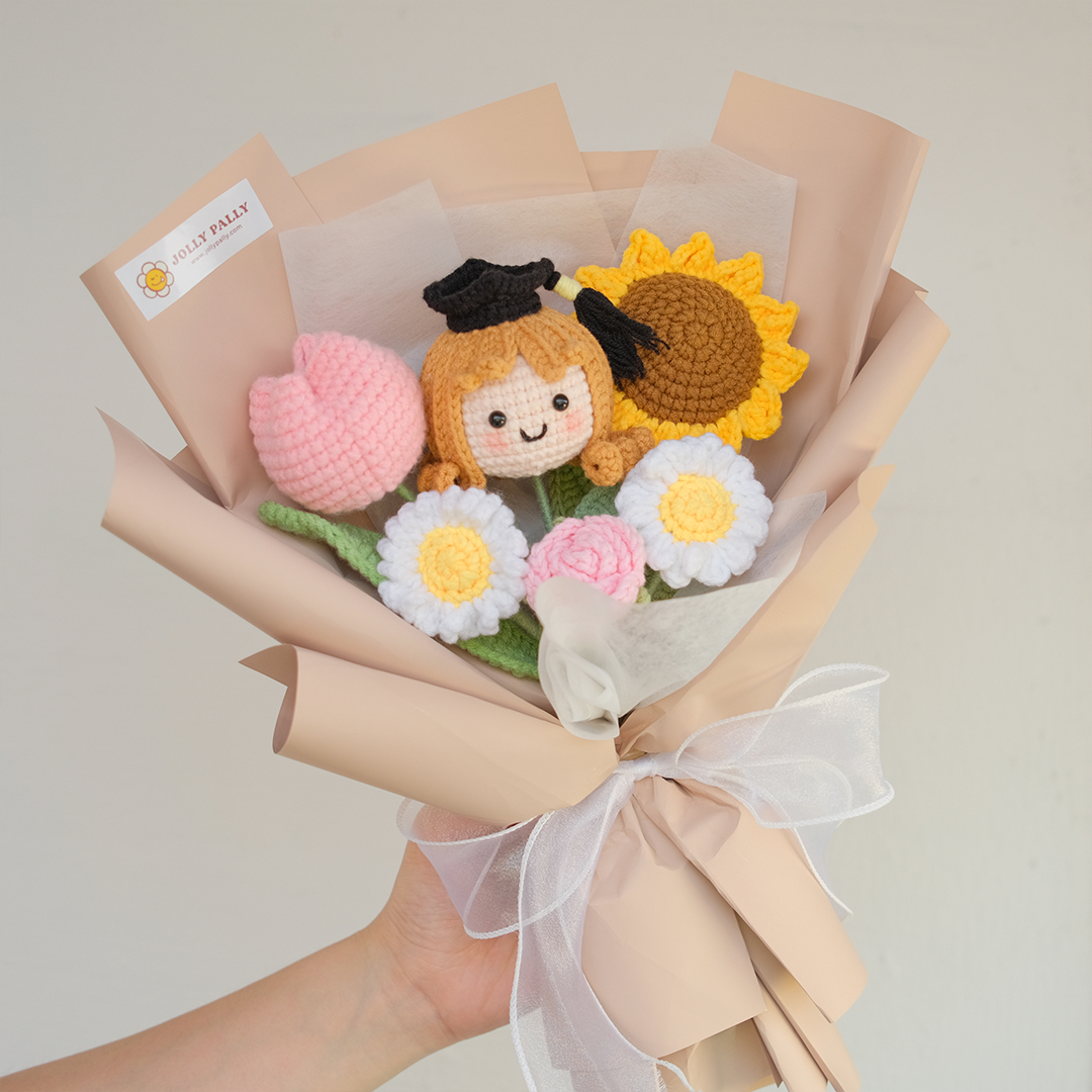 crochet sunflower S size bouquet with mini graduation doll girl