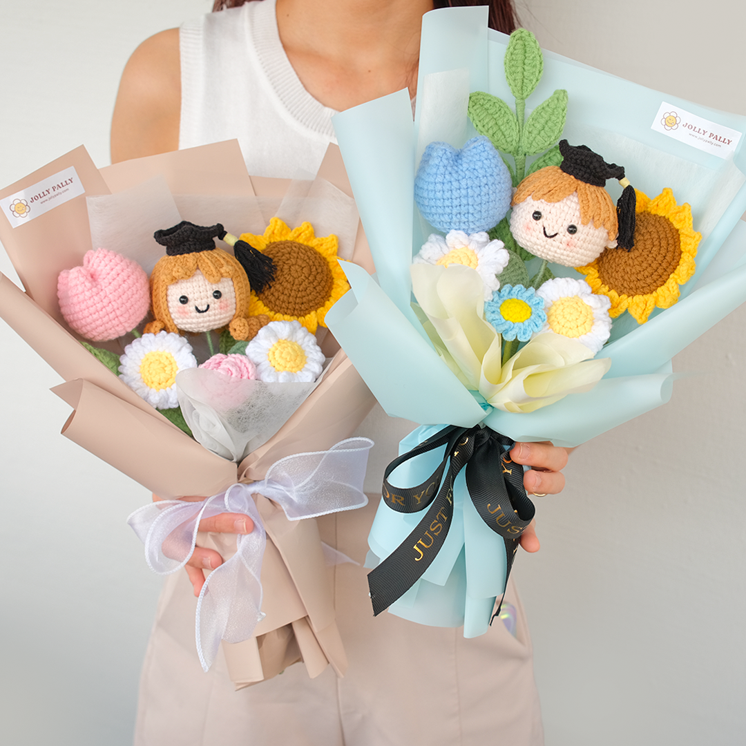 Crochet sunflower bouquet with graduation dolls (girl/boy) 