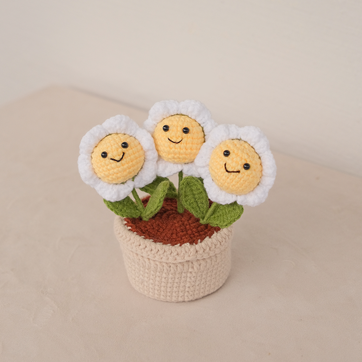 daisy potted plant crochet flowers